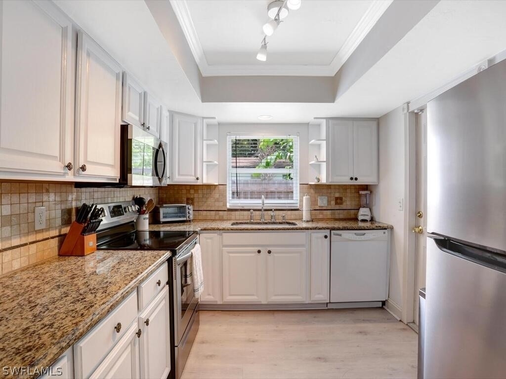 856 98th Avenue N - Photo 10