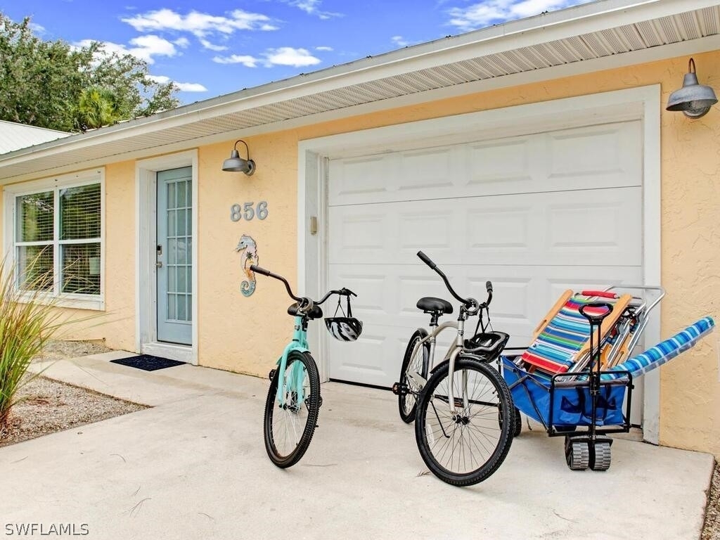 856 98th Avenue N - Photo 2