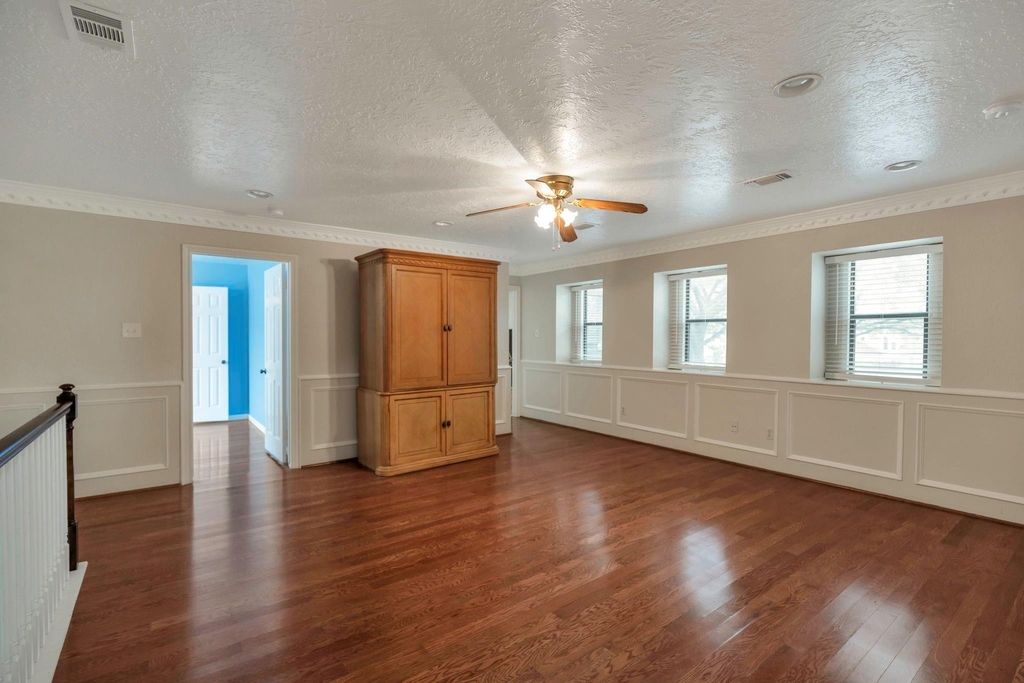 1126 Crossroads Drive - Photo 7