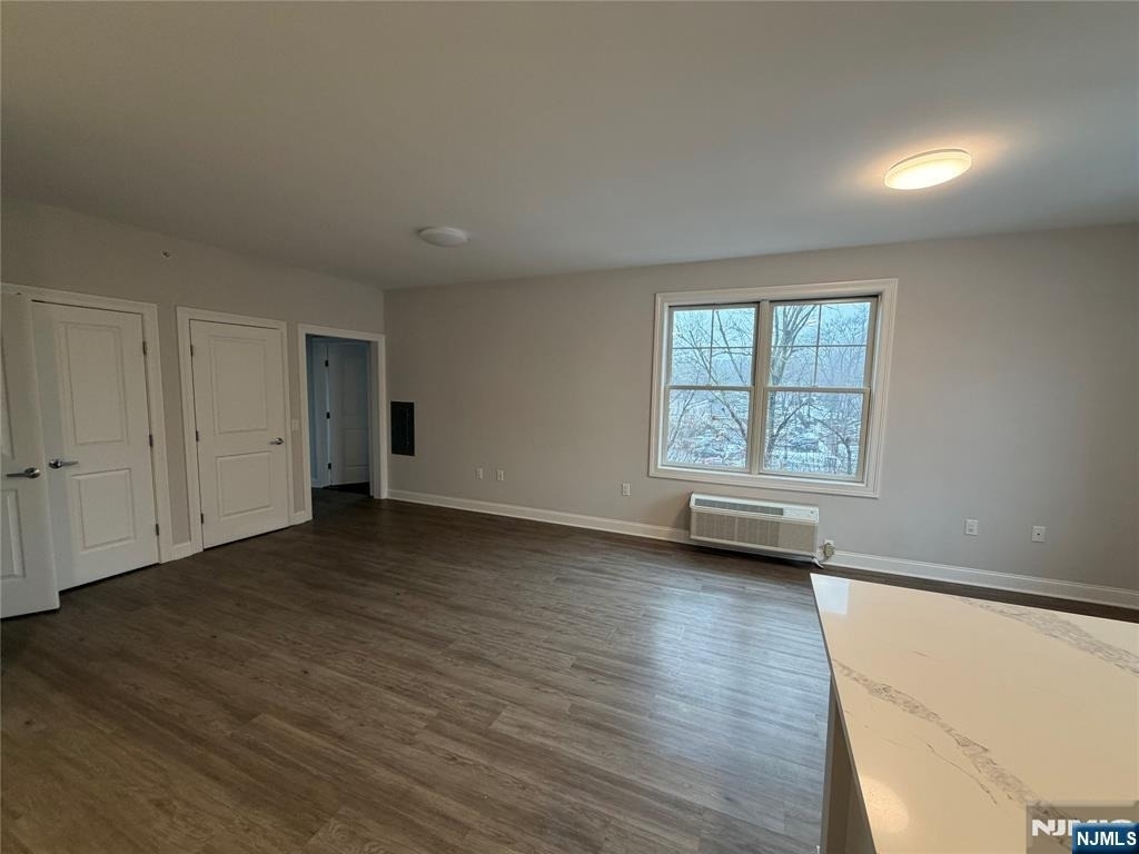 40 Park - Photo 1