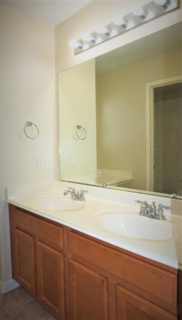 8123 Buffalo Springs Court - Photo 21