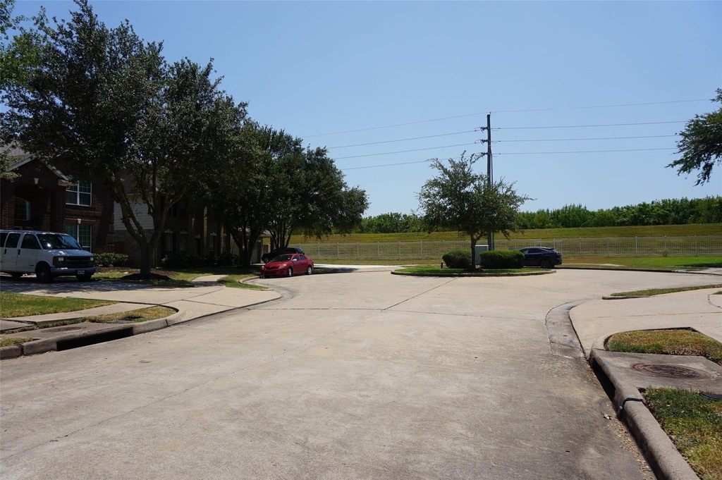 8123 Buffalo Springs Court - Photo 33