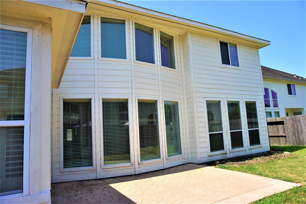 8123 Buffalo Springs Court - Photo 32