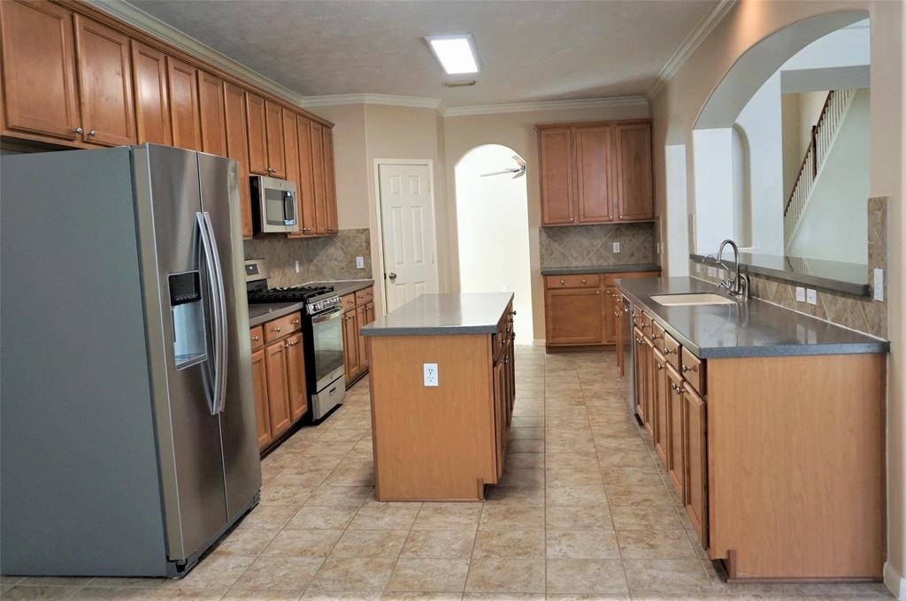 8123 Buffalo Springs Court - Photo 9