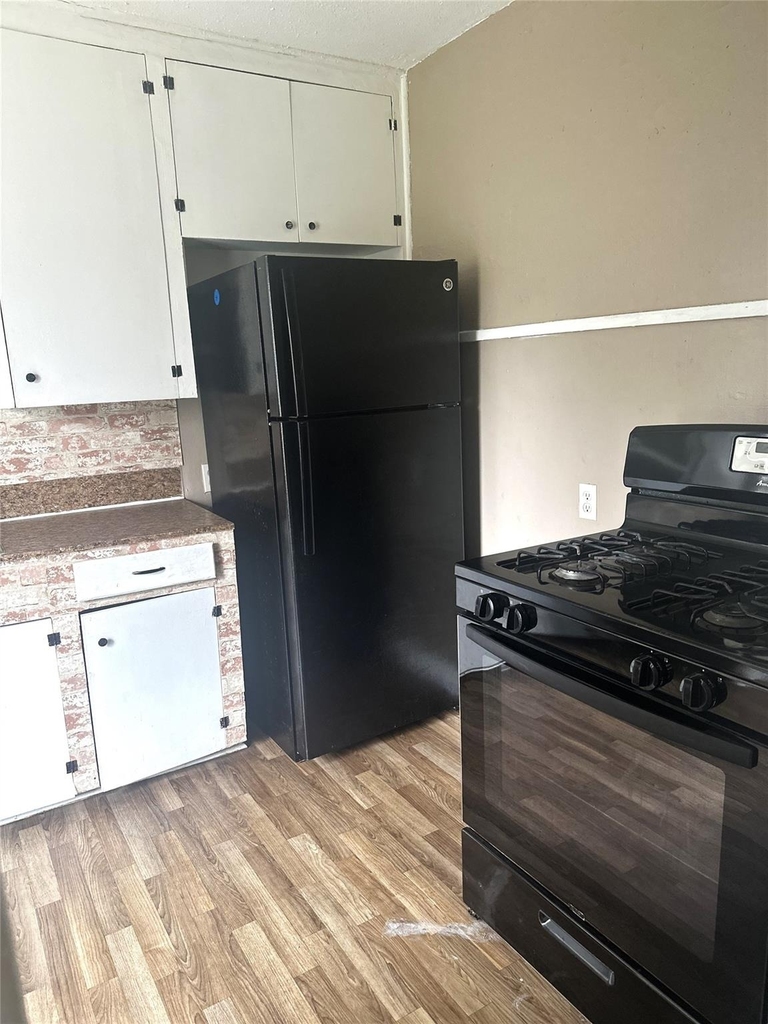 11005 Muscatine Street - Photo 6