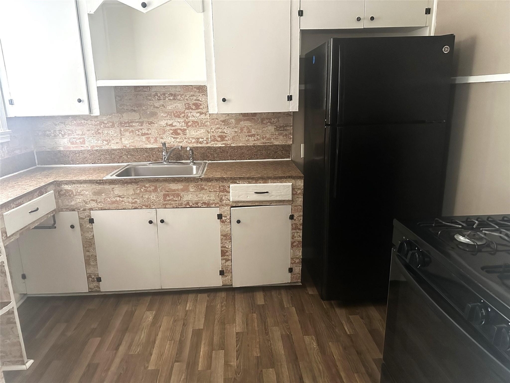 11005 Muscatine Street - Photo 5