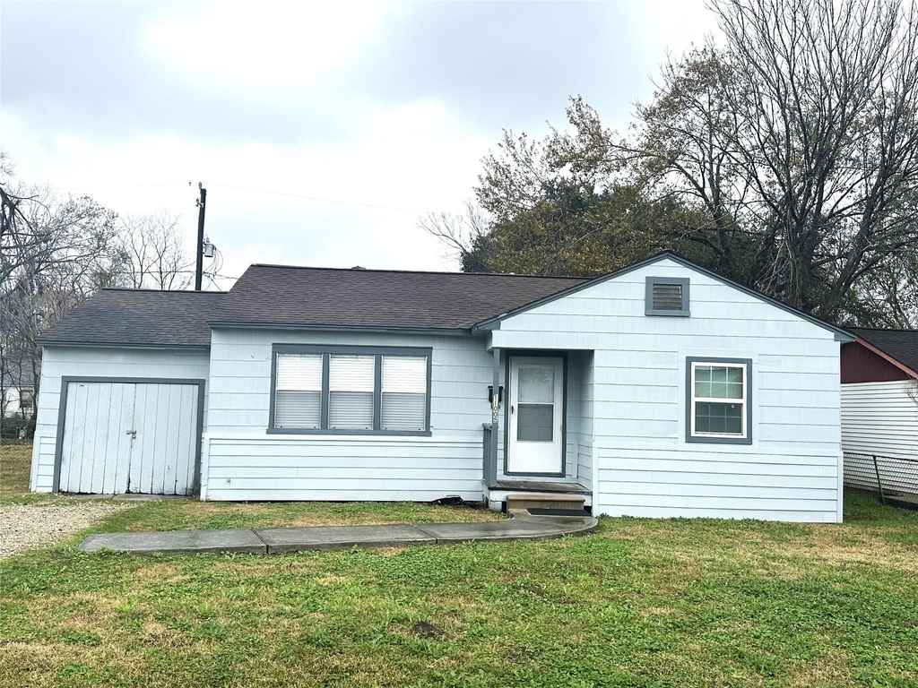 11005 Muscatine Street - Photo 0