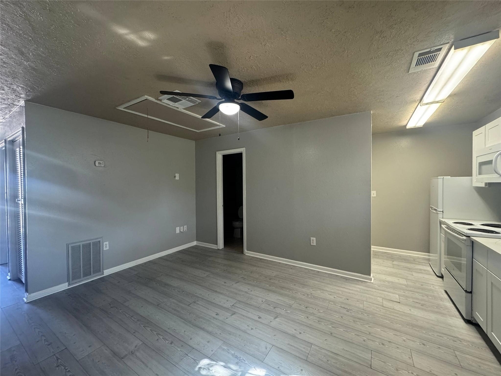 3020 Jewel Street - Photo 3