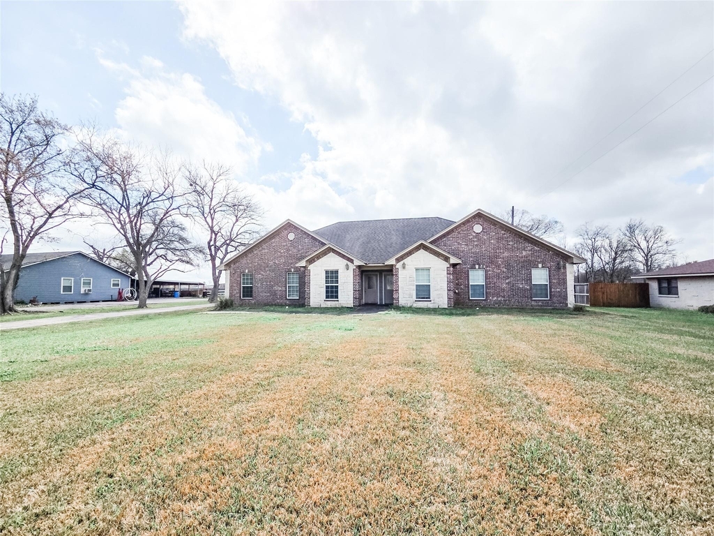 928 Runneburg Road - Photo 0