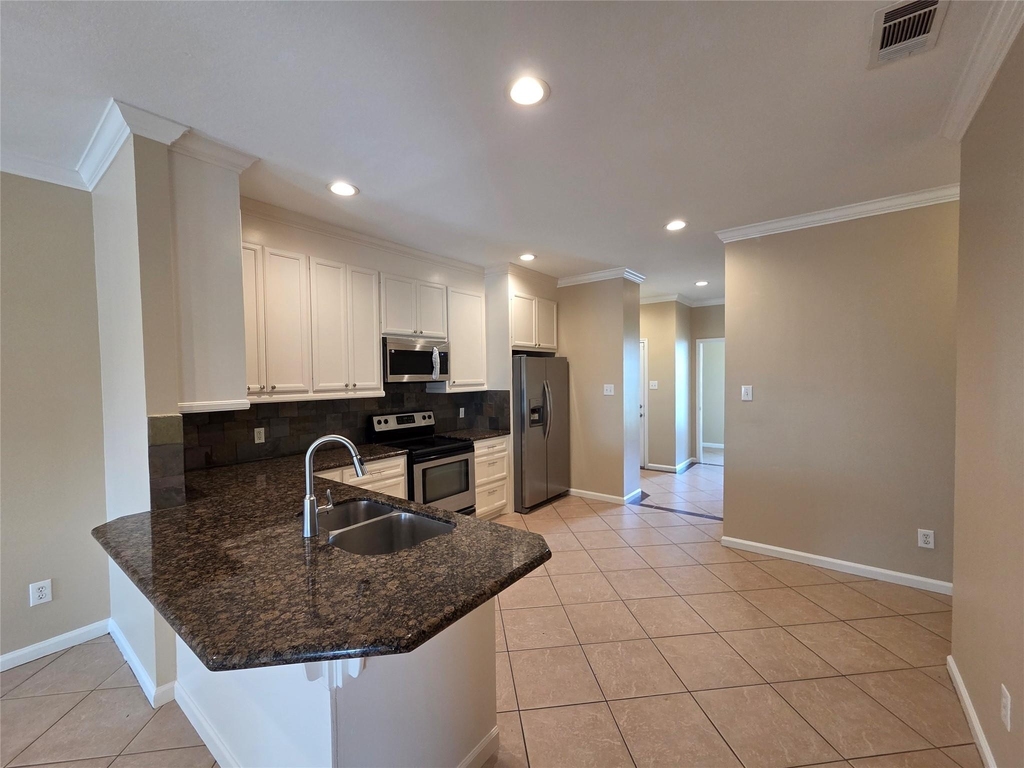928 Runneburg Road - Photo 5
