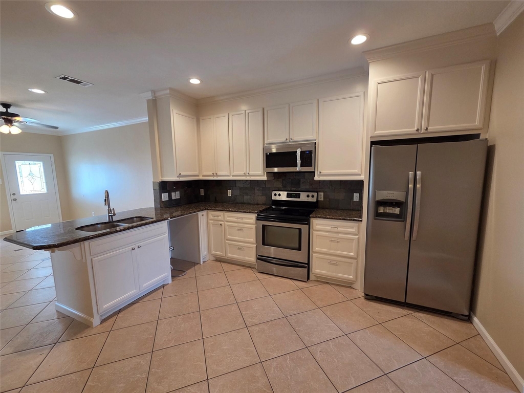 928 Runneburg Road - Photo 7