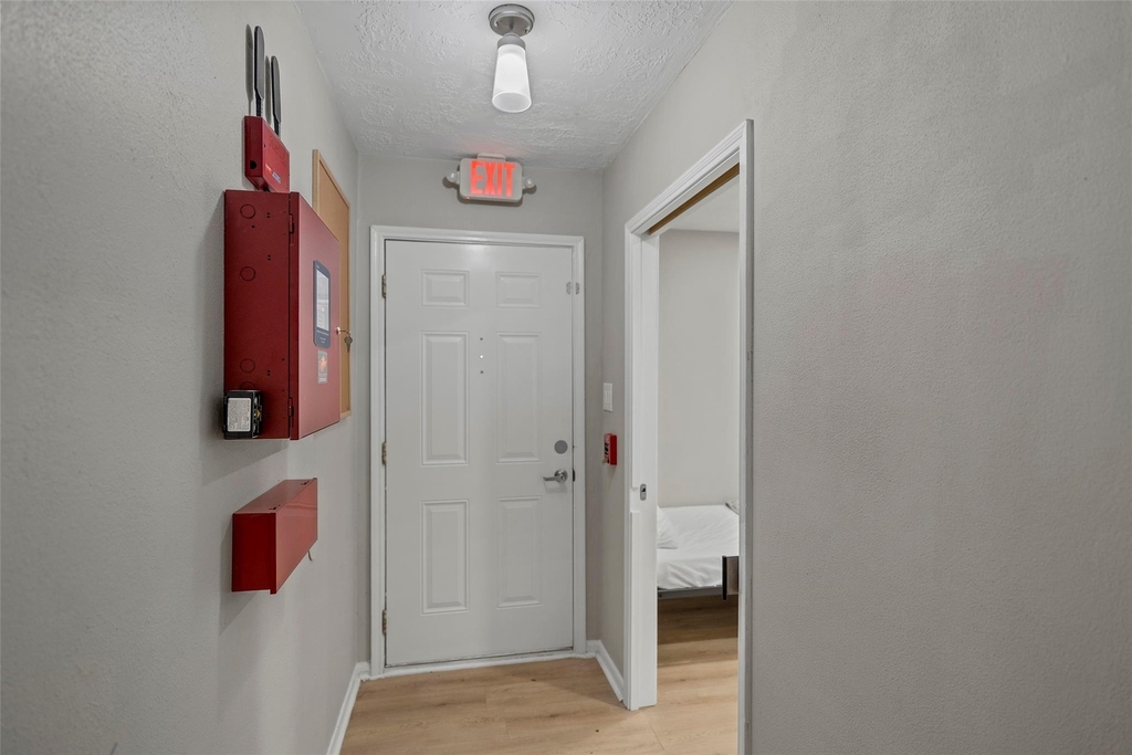 22114 Merrymount Drive - Photo 3