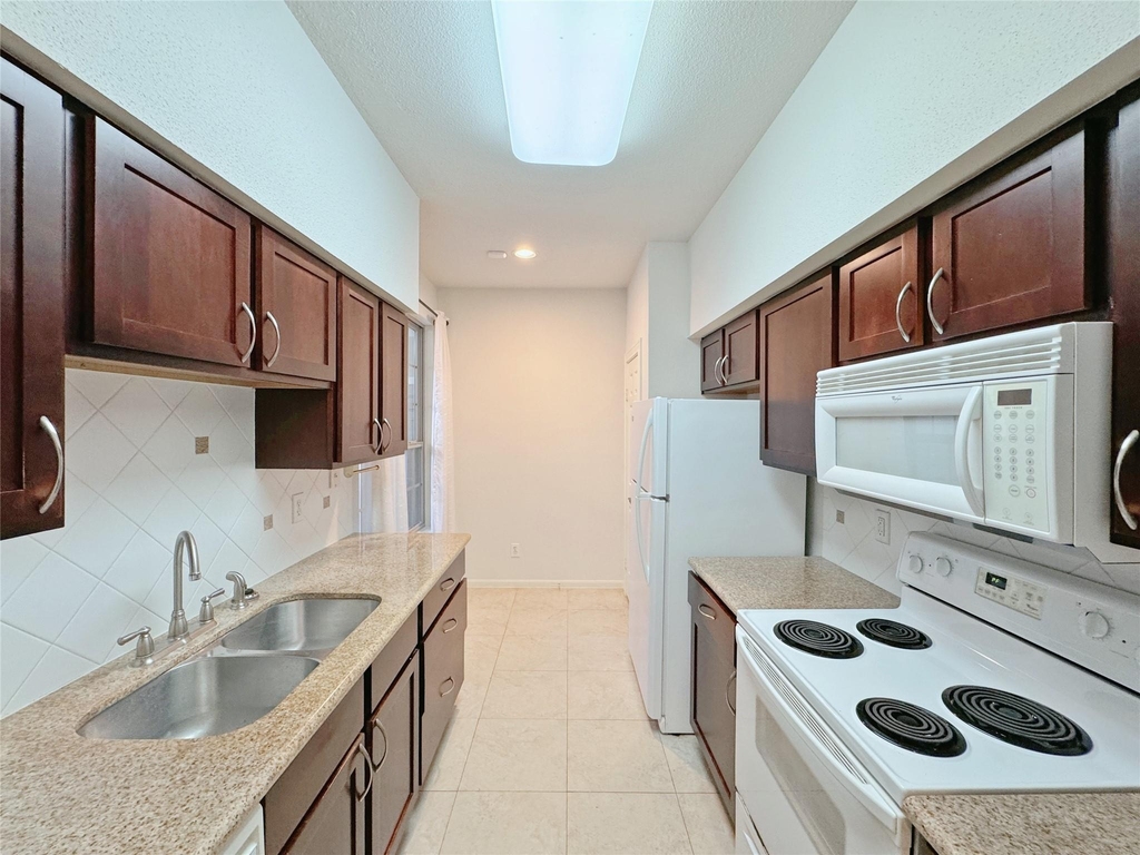 2700 Revere Street - Photo 7