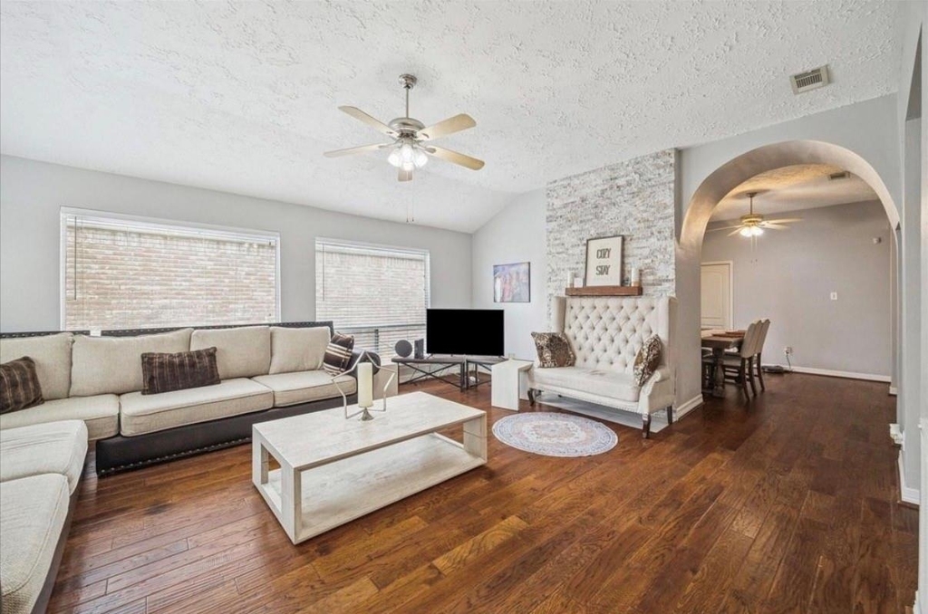 16147 New Field Drive - Photo 6