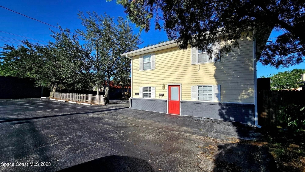 802 Forrest Avenue - Photo 1