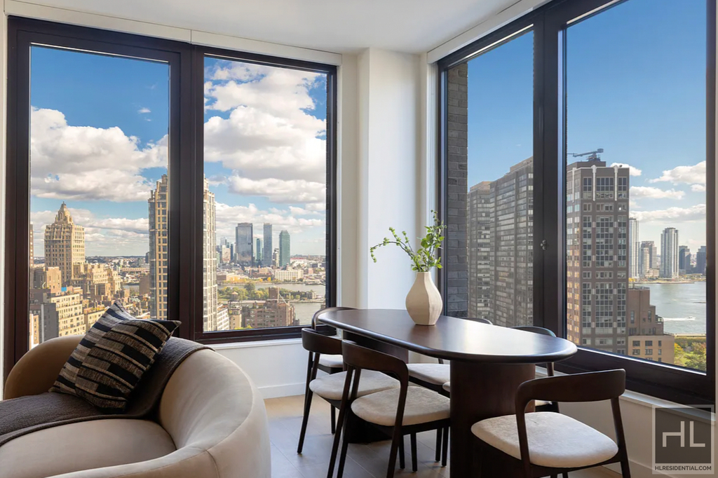 East 50 Street - Photo 14