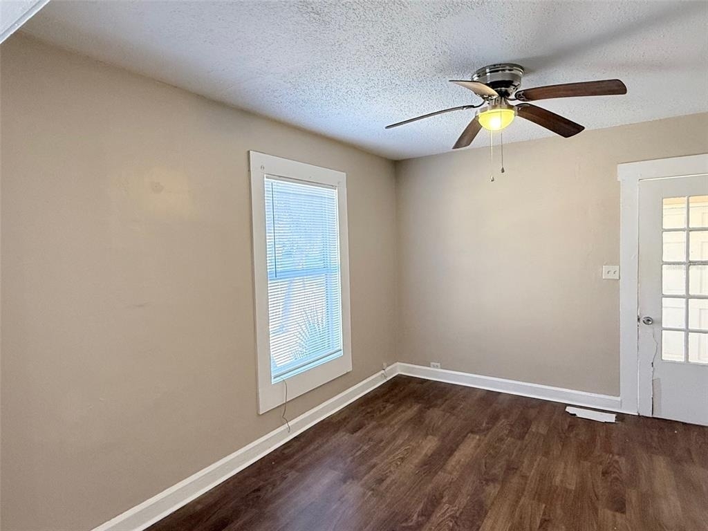 2609 4th Street S - Photo 3