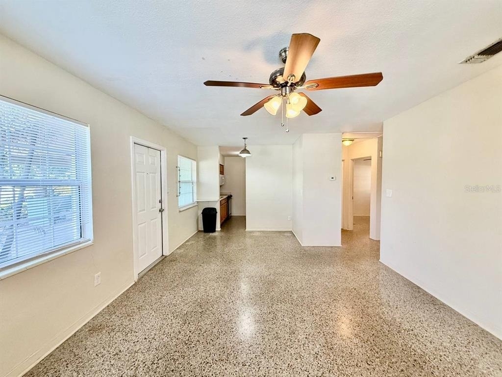 257 38th Avenue Se - Photo 6