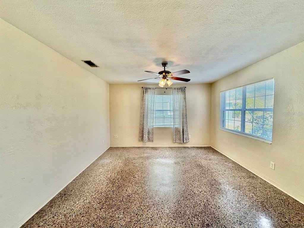 257 38th Avenue Se - Photo 3