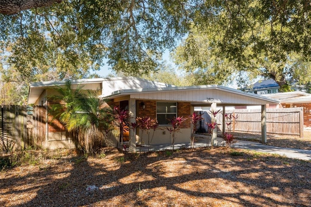 2407 S Harold Avenue - Photo 2