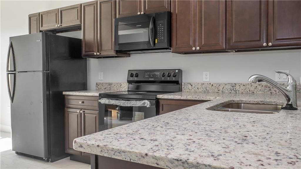 401 Albatross Court - Photo 1