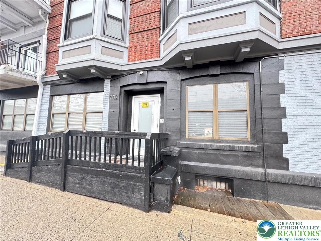 202 N 6th Street - Photo 1