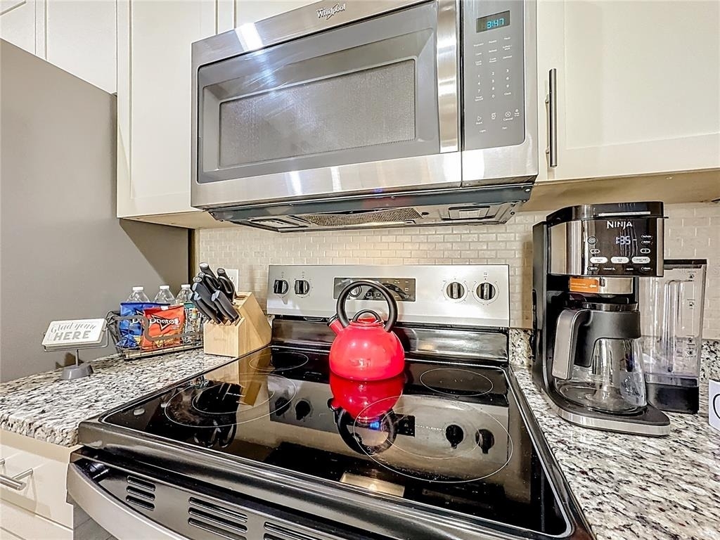 8986 Shine Drive - Photo 10