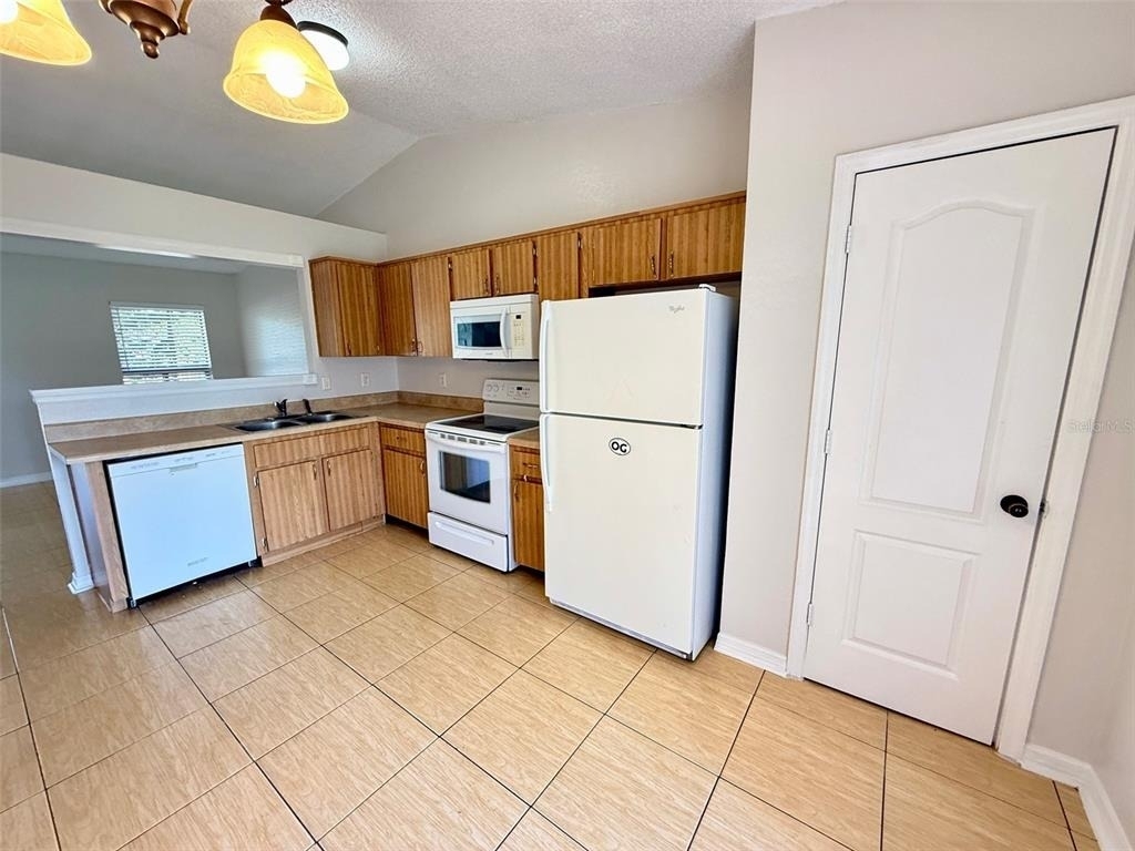 908 Tucker Avenue - Photo 4