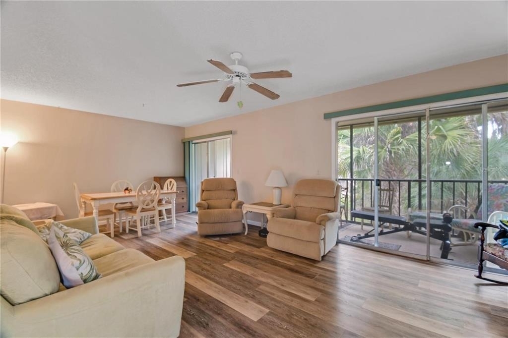 120 Hibiscus Woods Court - Photo 9