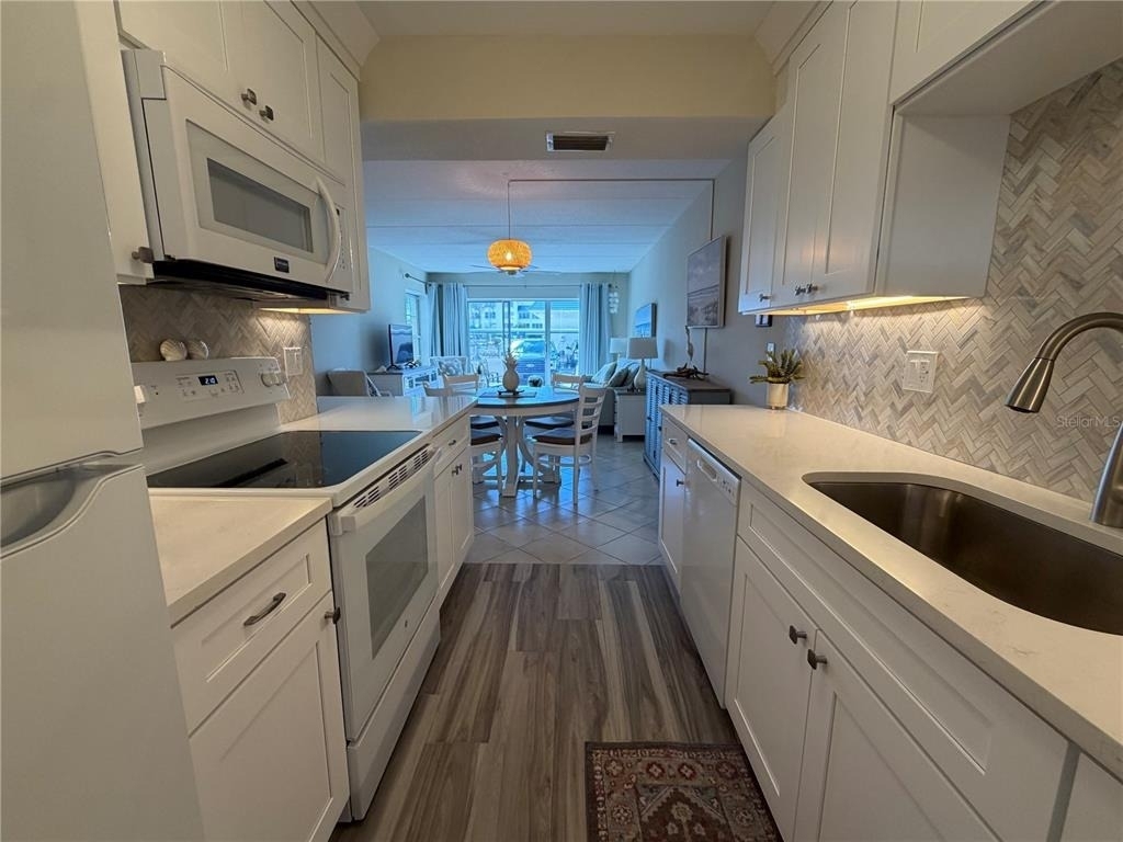 3808 Gulf Of Mexico Drive - Photo 5