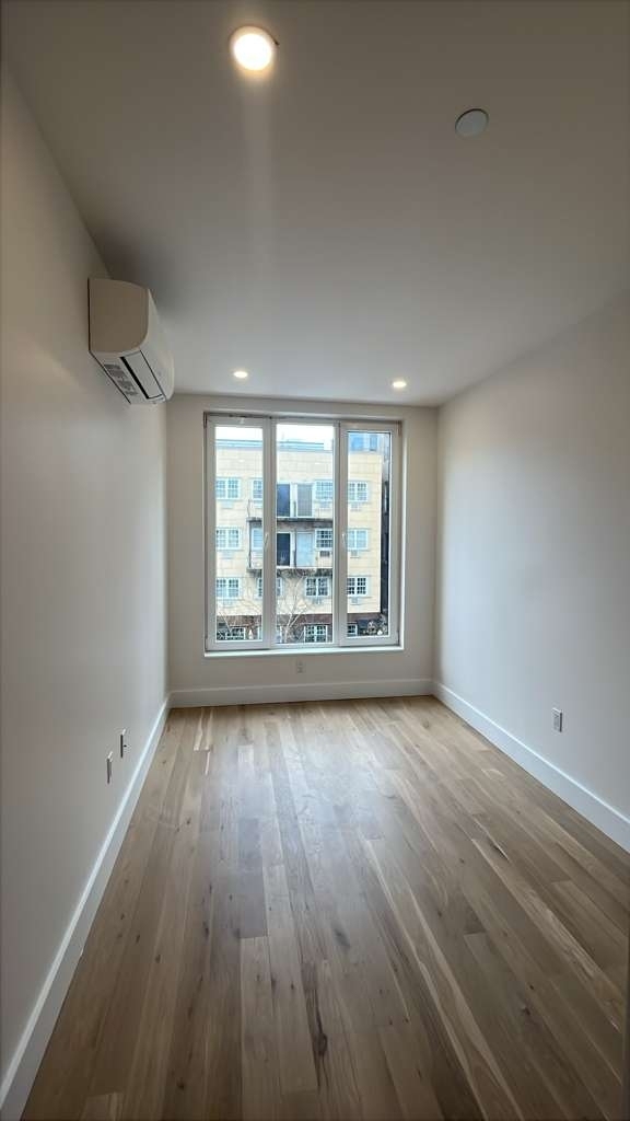 105 Moore Street - Photo 0