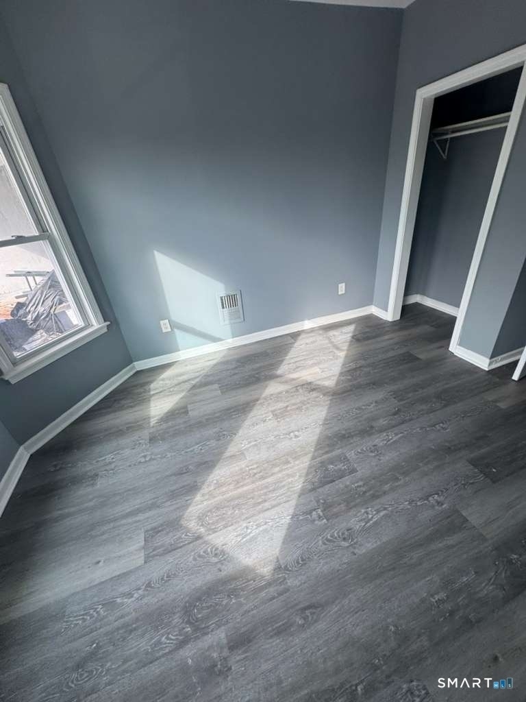 1357 Fairfield Avenue - Photo 2
