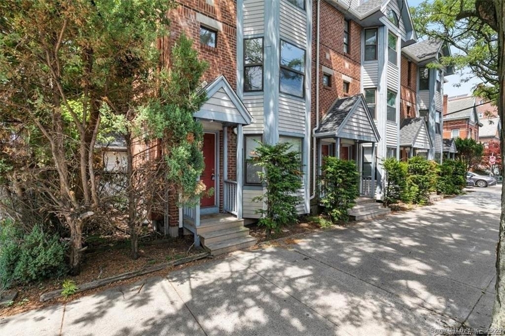 86 Howe Street - Photo 1