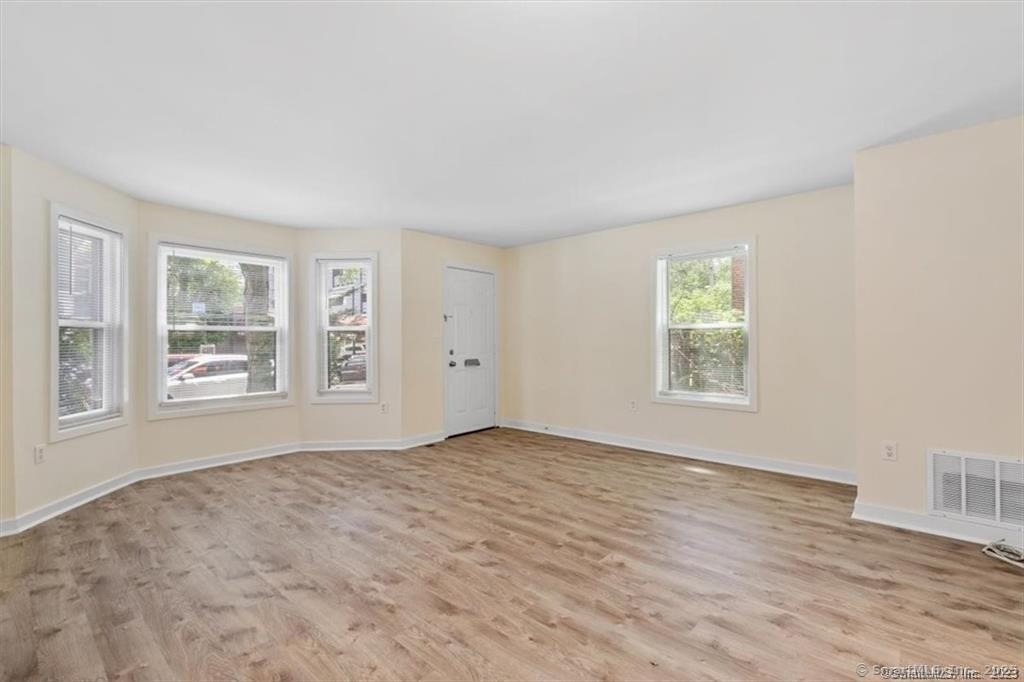 86 Howe Street - Photo 2