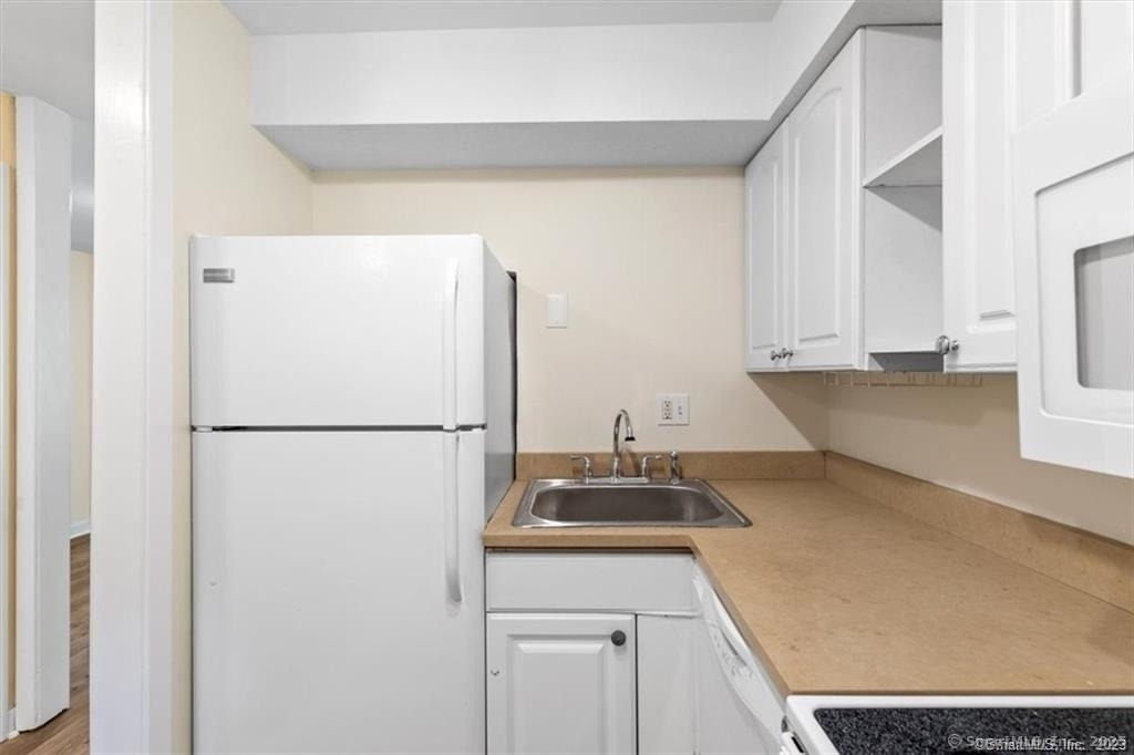 86 Howe Street - Photo 9