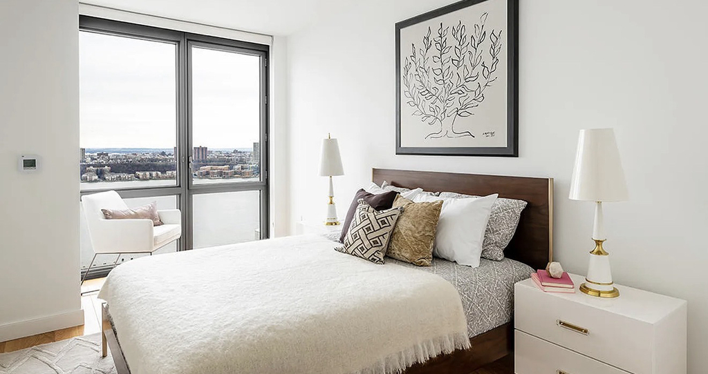 West 57th Street and 11th avenue - Photo 3