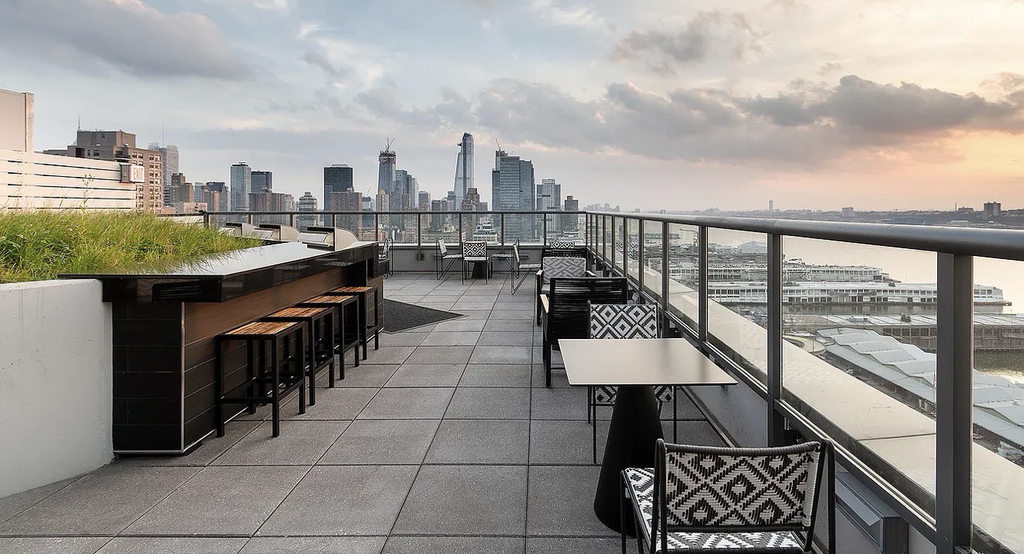 West 57th Street and 11th avenue - Photo 9