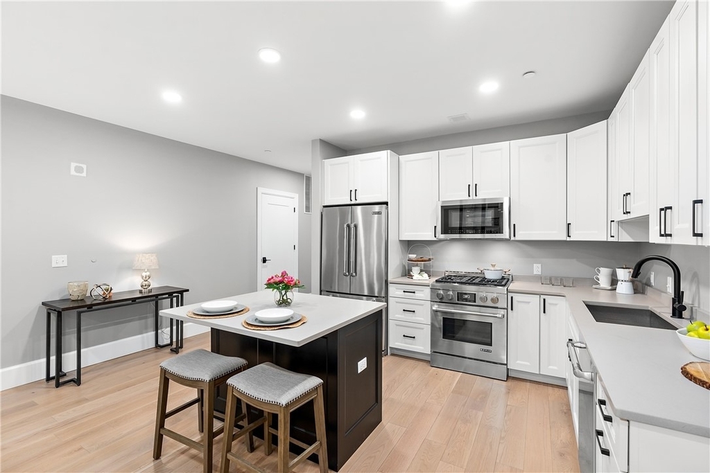 350 Oliver  Avenue - Photo 10