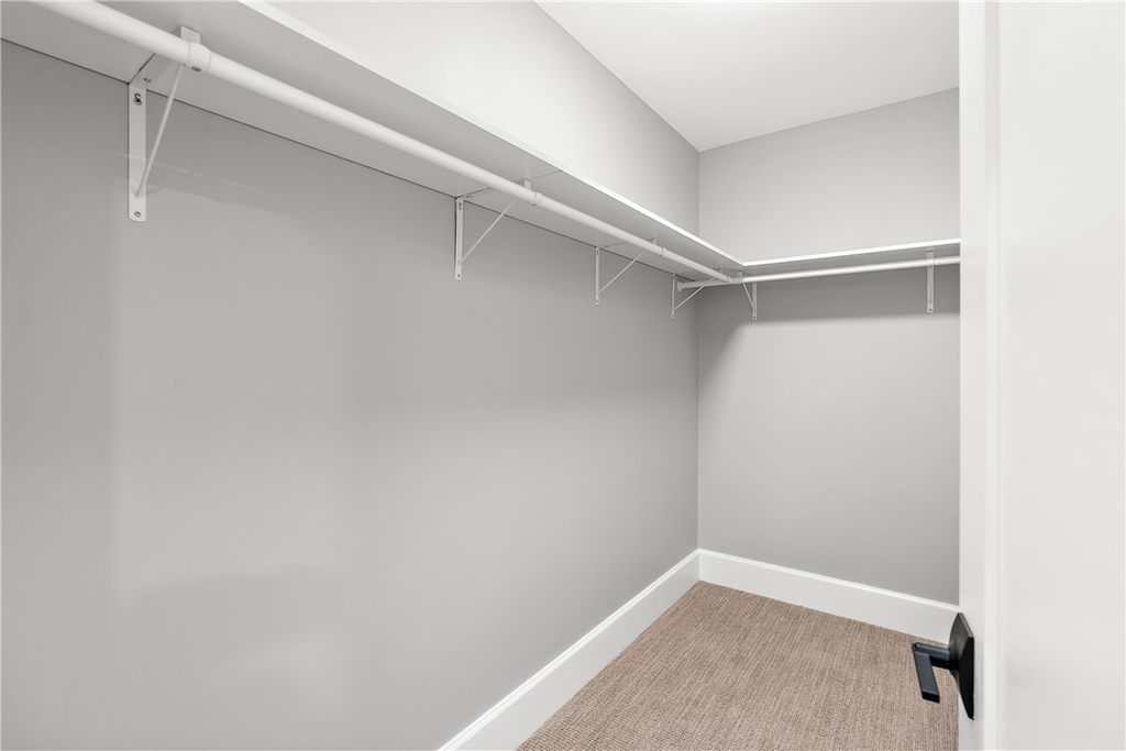 350 Oliver  Avenue - Photo 6