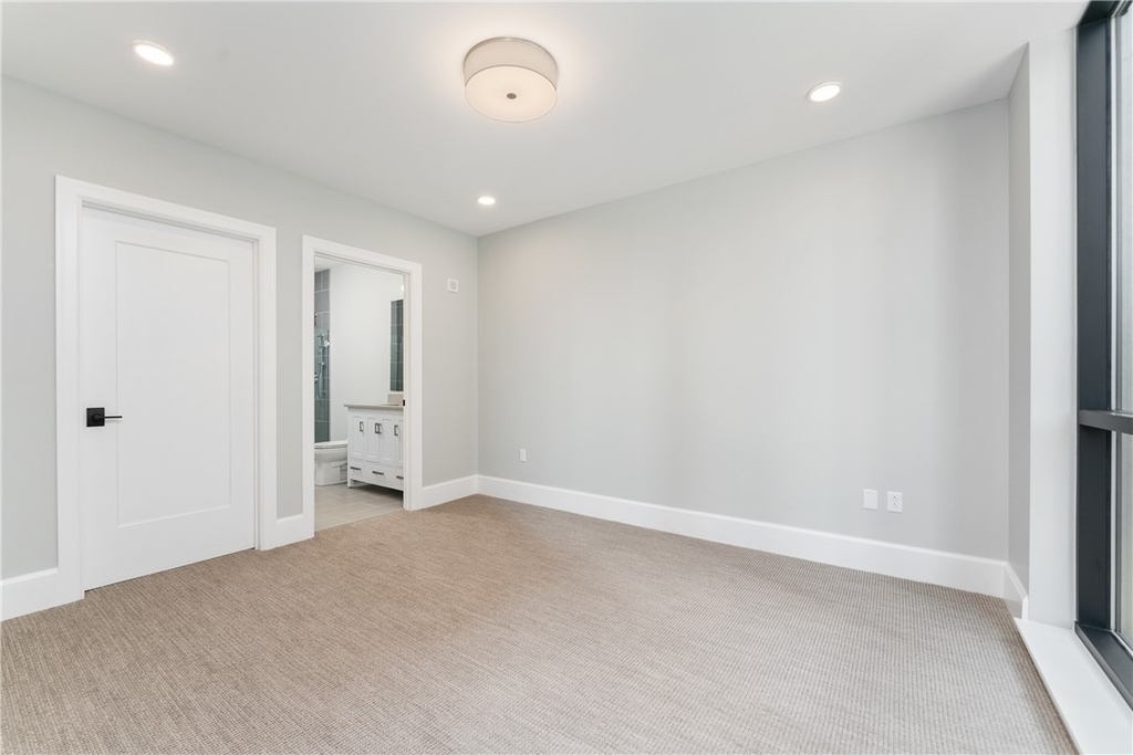 350 Oliver Avenue - Photo 12