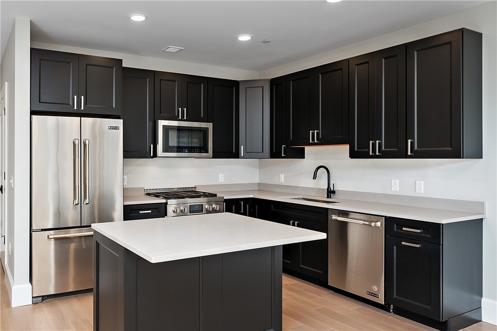 350 Oliver Avenue - Photo 4