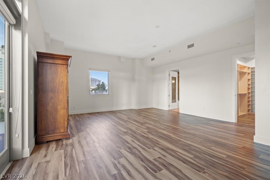 360 E Desert Inn Road - Photo 21