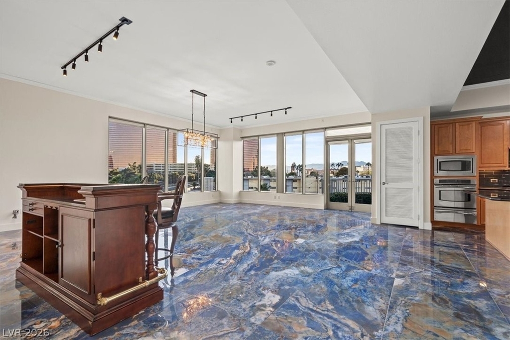 360 E Desert Inn Road - Photo 5