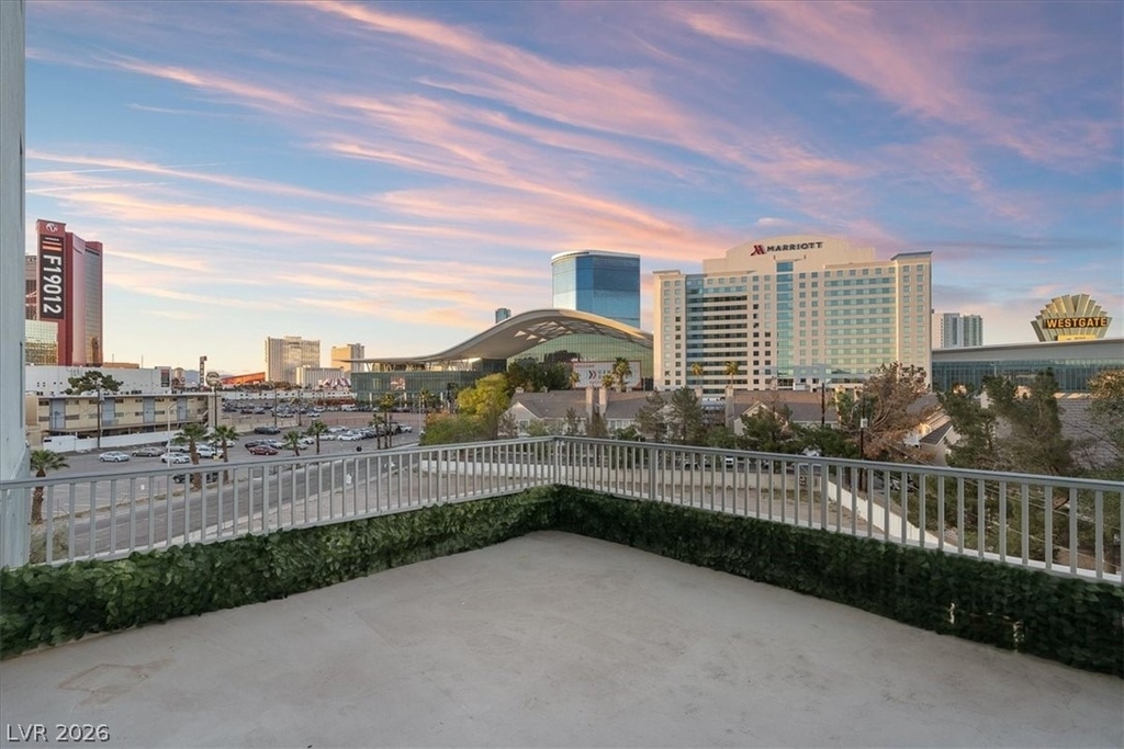 360 E Desert Inn Road - Photo 37