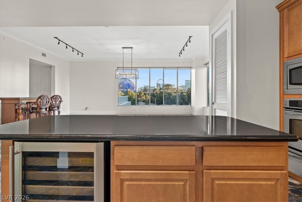 360 E Desert Inn Road - Photo 18