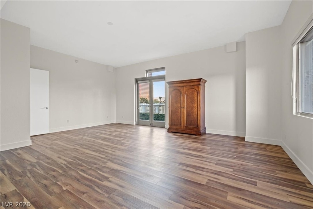360 E Desert Inn Road - Photo 23