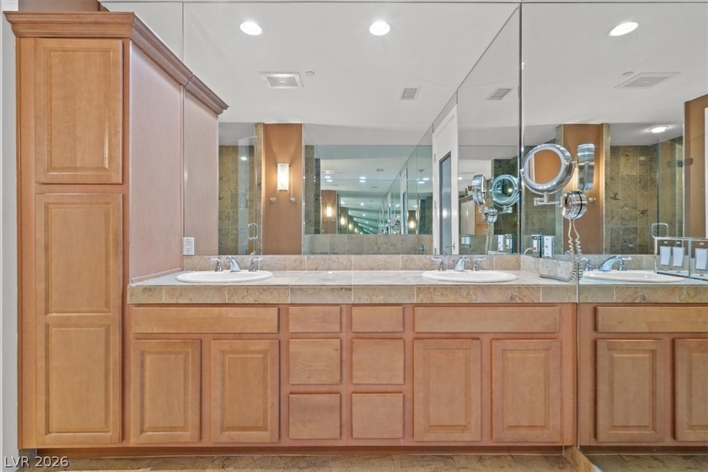 360 E Desert Inn Road - Photo 25