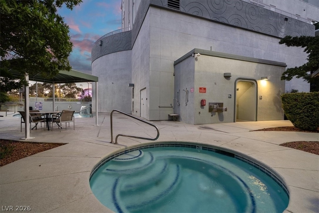 360 E Desert Inn Road - Photo 50