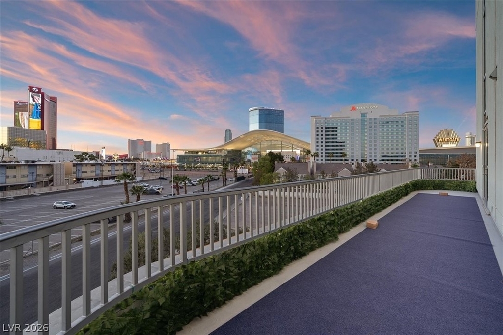 360 E Desert Inn Road - Photo 52