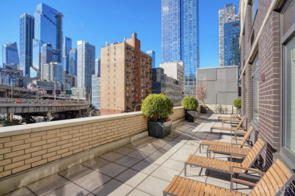  West 42nd Street - Photo 2